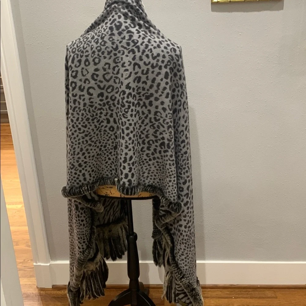 La Fiorentina cashmere and fur reversible wrap - Picture 5 of 7